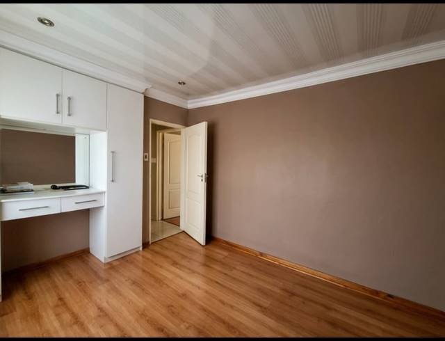 2 BEDROOM FREEHOLD FOR SALE IN EVATON WEST